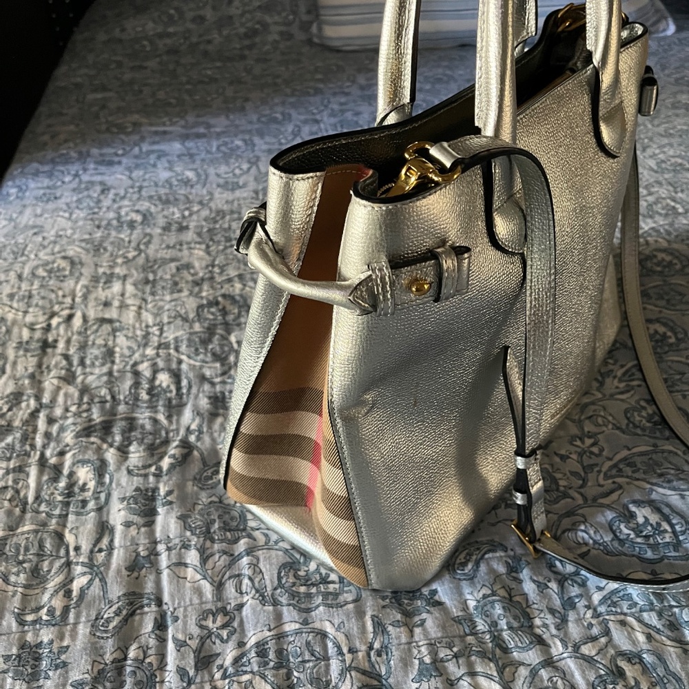 Burberry bag - Picture 2 of 5